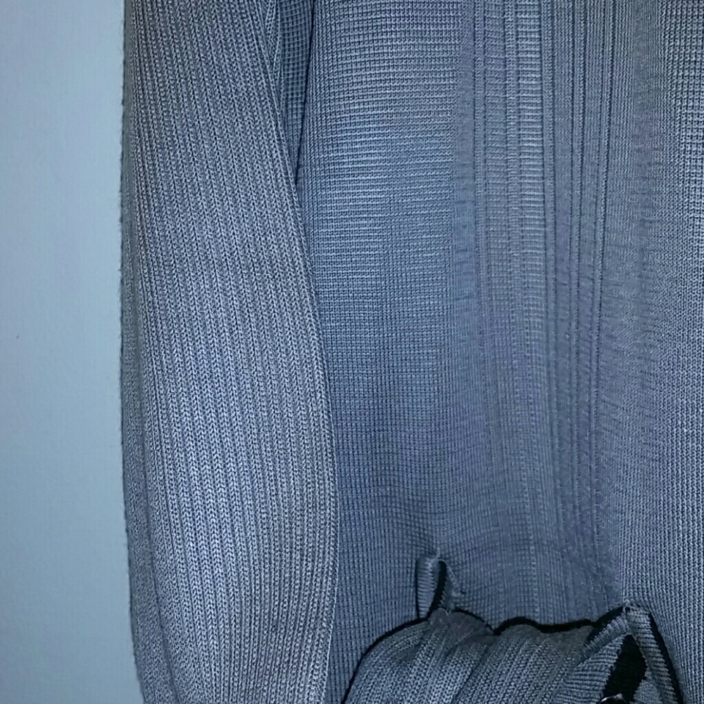 A beautiful blouse. - Picture 4 of 5